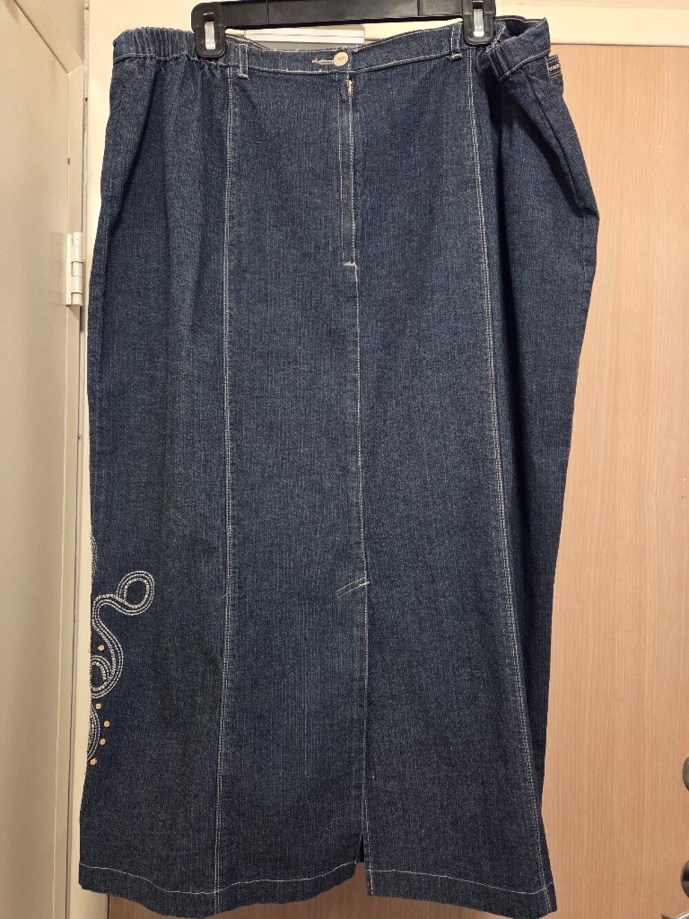 GENTLY USED, LANA SPORT PLUS SKIRT, SIZE 20!!!